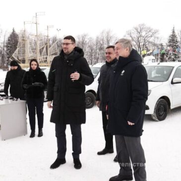 Алексей Русских вручил главным врачам больниц Ульяновской области ключи от 22 автомобилей для оказания медицинской помощи